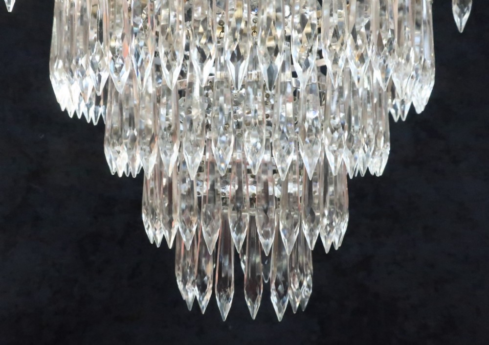 ITALIAN ART DECO FOUR TIER CRYSTAL GLASS CHANDELIER View VI