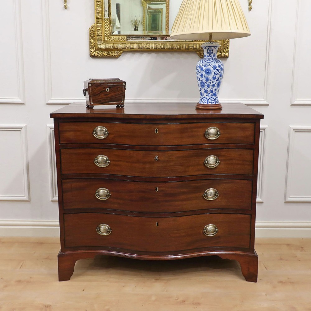 Georgian Serpentine Fronted Mahogany Chest of Drawers