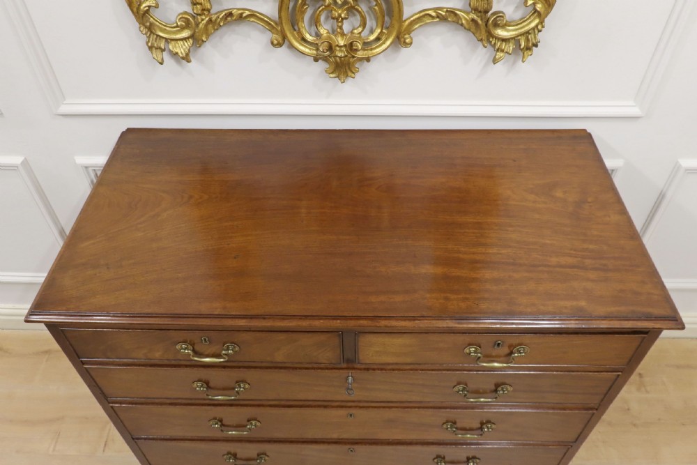 Georgian Mahogany Chest of Drawers Attributed to Gillows View VII