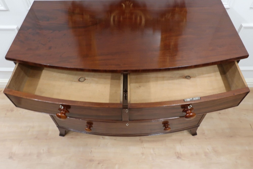 Georgian Mahogany Bow Fronted Chest of Drawers Attributed to Gillows View XVI