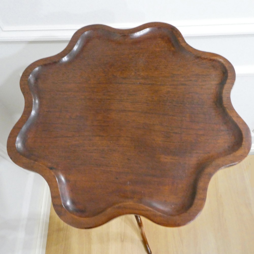 Pair of Edwardian Oak Torchères or Plants Stands View IV
