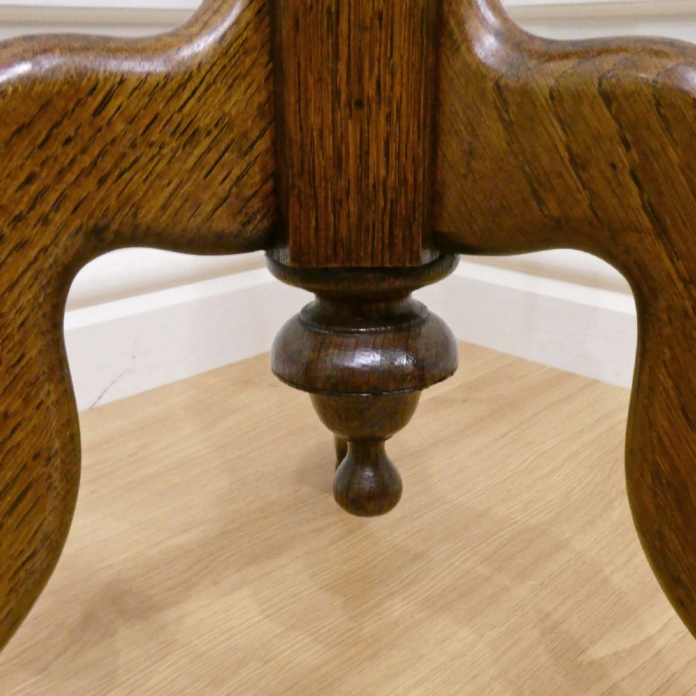Pair of Edwardian Oak Torchères or Plants Stands View VII