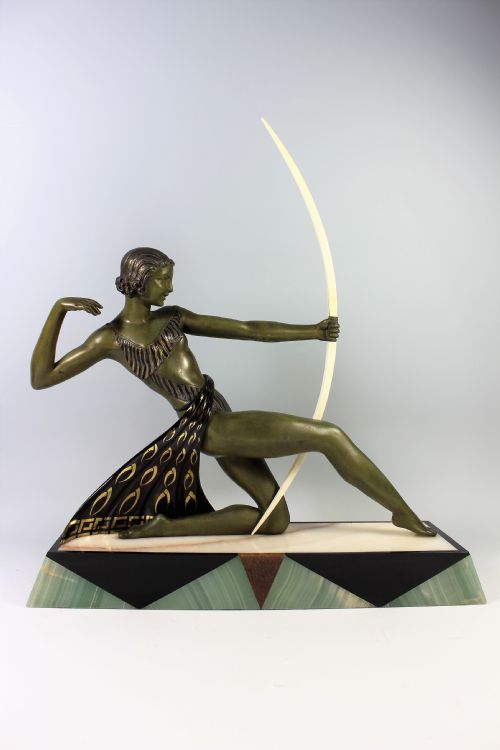 French Art Deco Diana with Bow by Uriano C1920-30