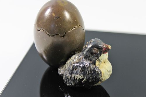 fig 1. Franz Bergman, Austrian Cold Painted Bronze Chick c.1900