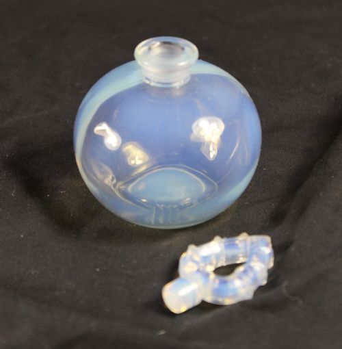 SABINO FRENCH ART DECO OPALESCENT PERFUME BOTTLE C1930S - ADDITIONAL PHOTO 1