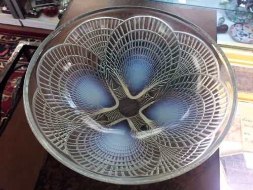 Rene Lalique Coquilles Pattern Opalescent Bowl .C1930