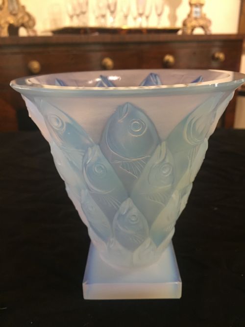 Sabino French Art Deco Opalescent Glass Fish Vase C.1930
