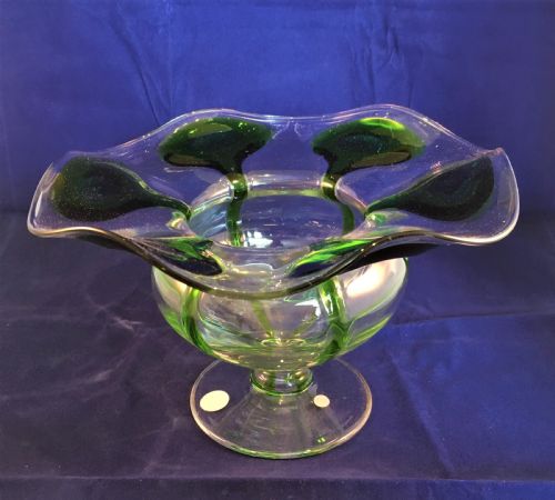 stuart wavy rim bowl c1910 - CATEGORY: ANTIQUE GLASS - DATED 1910