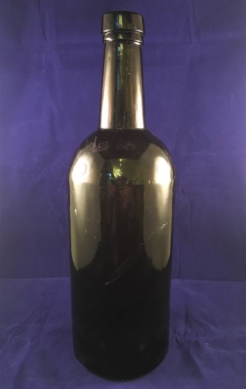 TCCR SEALED BOTTLE DARK GREEN COLOUR C19TH - ADDITIONAL PHOTO 1