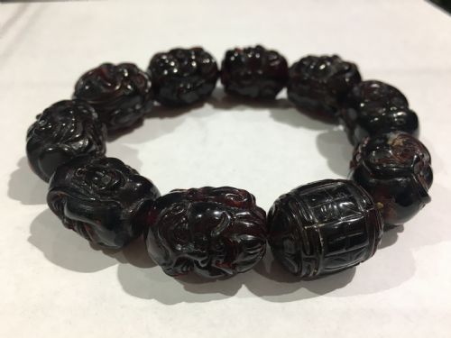chinese carved amber beads c19th - CATEGORY: ANTIQUE JEWELLERY - DATED 19TH CENTURY