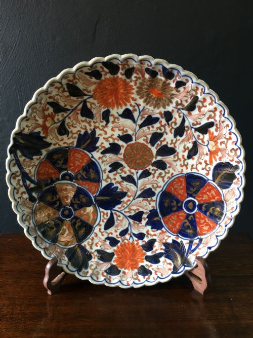 meiji period imari fluted charger c19th - CATEGORY: ANTIQUE CERAMICS - DATED 19TH CENTURY