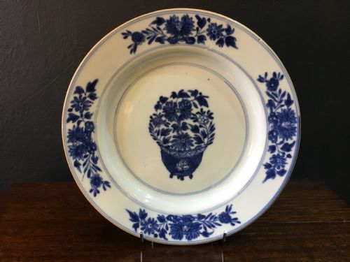 kangxi period blue white dish flower in jardineiere motif c16221722 - CATEGORY: ANTIQUE CERAMICS - DATED 17TH CENTURY