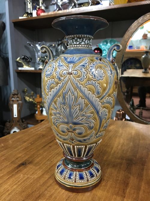 doulton lambeth vase decorated by eliza simmance 1886 - CATEGORY: ANTIQUE VASES - DATED 1880