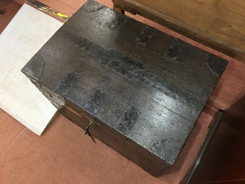 OAK BANDED SILVER CHEST LONDON SILVERSMITH BY ROYAL APPOINTMENT EARLY C19TH - ADDITIONAL PHOTO 6