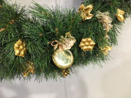 ANTIQUE FRENCH 1800S NAPOLEON III ERA TOLEWARE ADORNED WREATH FROM PRESENTOIR DE MARIAGE - ADDITIONAL PHOTO 5