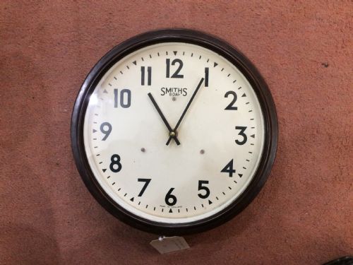 1930'S SMITHS BAKELITE CLOCK IN VGC CONVERTED TO BATTERY - ADDITIONAL PHOTO 2
