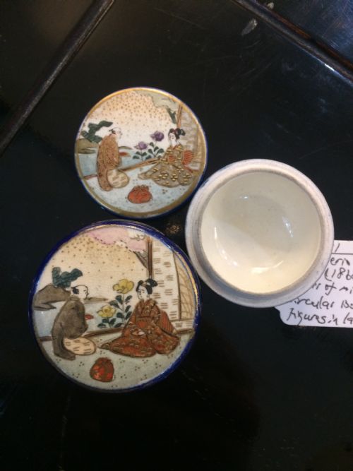 meiji period miniature circular boxes - CATEGORY: ANTIQUE CERAMICS - DATED 19TH CENTURY