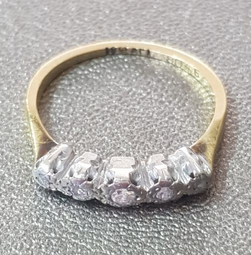 art deco 5 graduated diamonds on platinum setting 18 carat yellow gold band half eternity ring size m 12 - CATEGORY: ANTIQUE JEWELLERY - DATED 1920