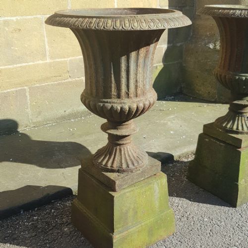 PAIR VICTORIAN CAST IRON GARDEN URNS ON ORIGINAL PLINTHS - ADDITIONAL PHOTO 5