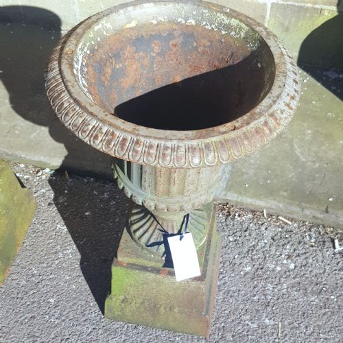 PAIR VICTORIAN CAST IRON GARDEN URNS ON ORIGINAL PLINTHS - ADDITIONAL PHOTO 6