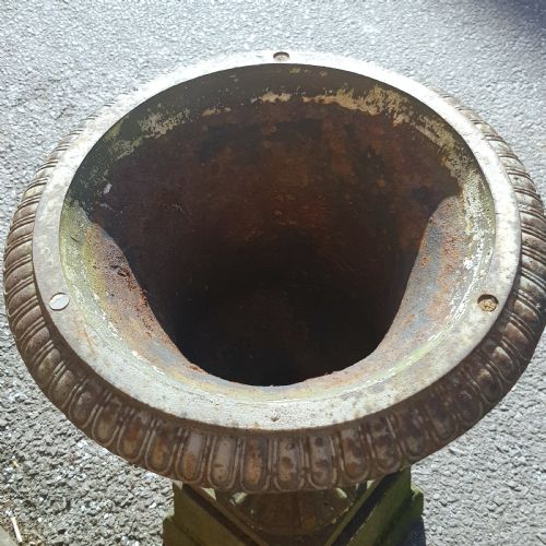 PAIR VICTORIAN CAST IRON GARDEN URNS ON ORIGINAL PLINTHS - ADDITIONAL PHOTO 7
