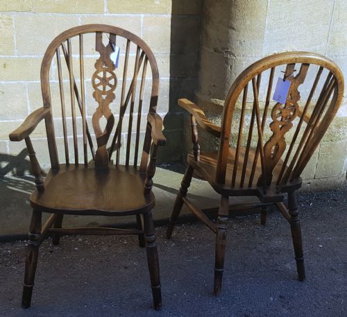 PAIR WINDSOR ARMCHAIRS IN BEECH 19TH CENTURY HIGH HOOP BACK - ADDITIONAL PHOTO 2