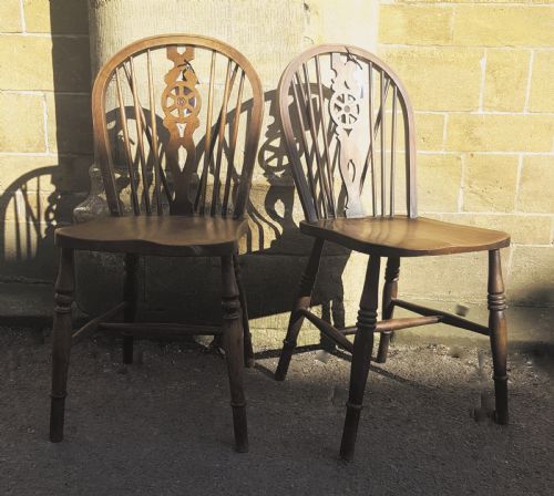 PAIR BEECH WINDSOR CHAIRS LATE 19TH CENTURY - ADDITIONAL PHOTO 4
