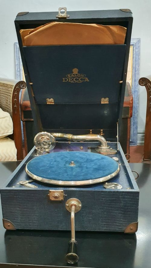 1930s gramophone decca 75 salon in blue imitation snakeskin box - CATEGORY: ANTIQUE MISCELLANEOUS - DATED 1930