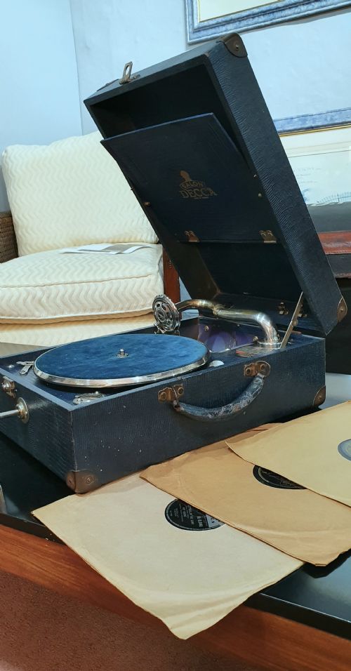 1930S GRAMOPHONE DECCA 75 SALON IN BLUE IMITATION SNAKESKIN BOX - ADDITIONAL PHOTO 3