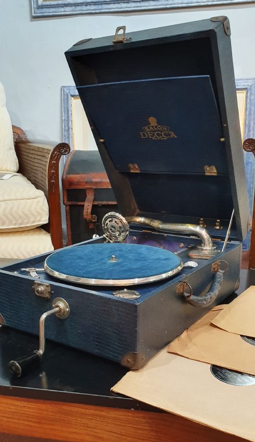 1930S GRAMOPHONE DECCA 75 SALON IN BLUE IMITATION SNAKESKIN BOX - ADDITIONAL PHOTO 4