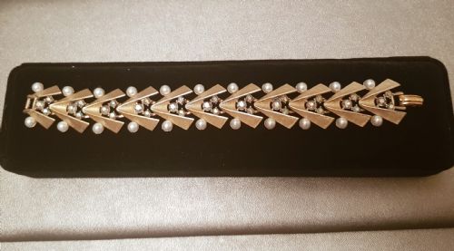 1940S 50S BRUSHED GOLD PLATED AURORA BOREALIS CRYSTAL CULTURED PEARL BRACELET IN ART DECO STYLE - ADDITIONAL PHOTO 4