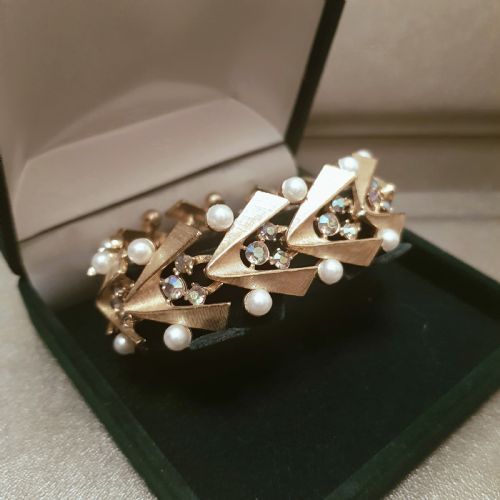 1940s 50s brushed gold plated aurora borealis crystal cultured pearl bracelet in art deco style - CATEGORY: ANTIQUE JEWELLERY - DATED 1950