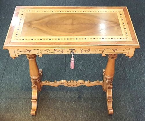 19th century italian parquetry olive wood sycamore walnut ladies' dressing side boudoir table with drawer key - CATEGORY: ANTIQUE TABLES - DATED 19TH CENTURY