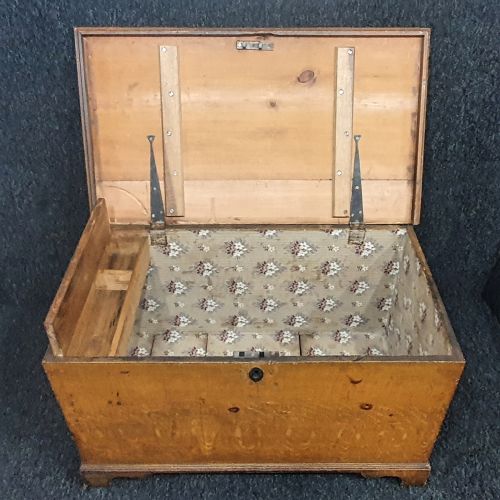 MID 19TH CENTURY PINE TRUNK STORAGE BLANKET BOX 1865 DATE INSCRIBED - ADDITIONAL PHOTO 3