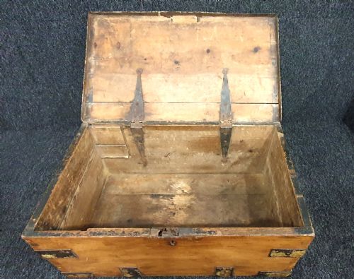 VICTORIAN PINE TRUNK CHEST STORAGE BOX - ADDITIONAL PHOTO 1