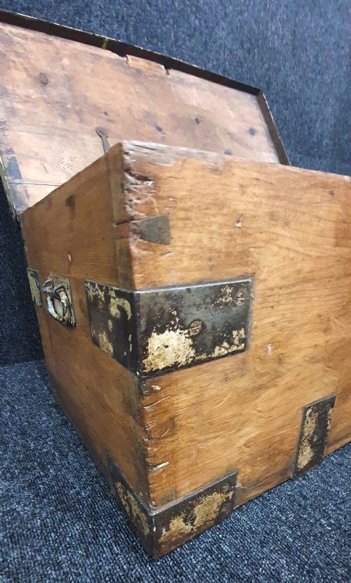 VICTORIAN PINE TRUNK CHEST STORAGE BOX - ADDITIONAL PHOTO 4
