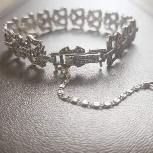 1920s art deco silver marcasite bows on stamped solid silver links bracelet with figaro safety chain - CATEGORY: ANTIQUE JEWELLERY - DATED 1920