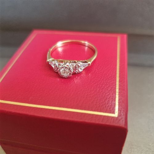 ART DECO OLD CUT OCTAGONAL DIAMOND 18 CT GOLD RING CRESCENT DIAMONDS SHOULDERS C1935 SIZE N - ADDITIONAL PHOTO 1