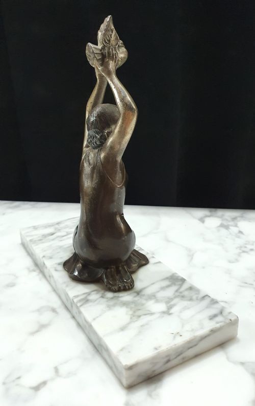 FRENCH ART DECO MESSAGE OF LOVE SCULPTURE OF YOUNG WOMAN HOLDING DOVE ON MARBLE PLINTH - ADDITIONAL PHOTO 3