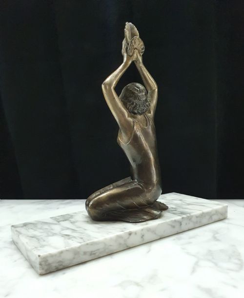 FRENCH ART DECO MESSAGE OF LOVE SCULPTURE OF YOUNG WOMAN HOLDING DOVE ON MARBLE PLINTH - ADDITIONAL PHOTO 7