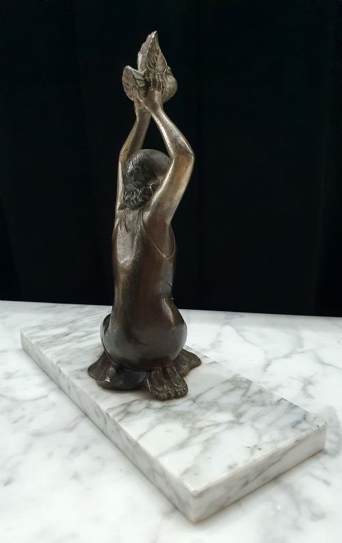 FRENCH ART DECO MESSAGE OF LOVE SCULPTURE OF YOUNG WOMAN HOLDING DOVE ON MARBLE PLINTH - ADDITIONAL PHOTO 8
