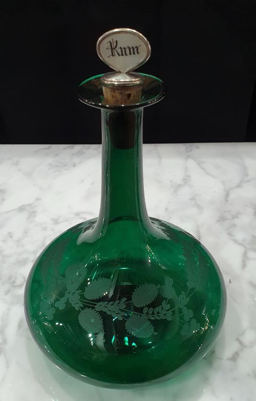 GEORGIAN RUM DECANTER BRISTOL GREEN WITH MOTHER OF PEARL CORK STOPPER C1825 - ADDITIONAL PHOTO 4