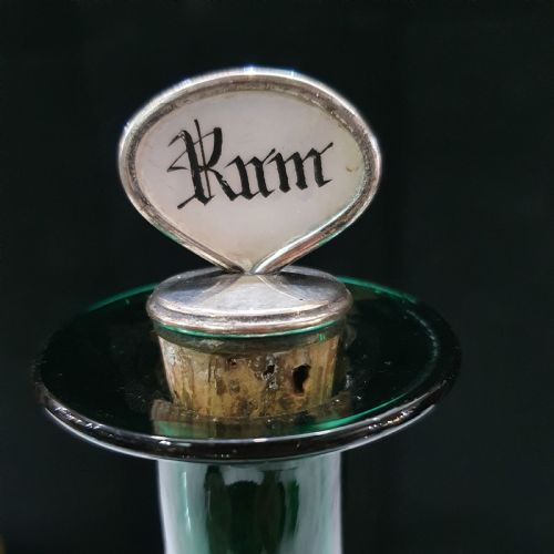 GEORGIAN RUM DECANTER BRISTOL GREEN WITH MOTHER OF PEARL CORK STOPPER C1825 - ADDITIONAL PHOTO 2