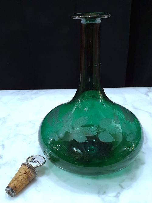 GEORGIAN RUM DECANTER BRISTOL GREEN WITH MOTHER OF PEARL CORK STOPPER C1825 - ADDITIONAL PHOTO 3