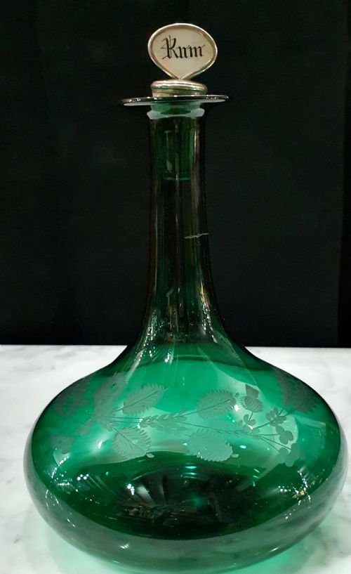 georgian rum decanter bristol green with mother of pearl cork stopper c1825 - CATEGORY: ANTIQUE GLASS - DATED 19TH CENTURY