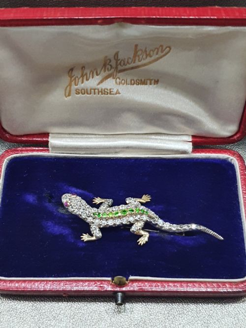 DIAMOND SALAMANDER BROOCH WITH EMERALD RUBY 18CT GOLD VICTORIAN ARDENT LOVE TOKEN ORIGINAL BOX - ADDITIONAL PHOTO 1
