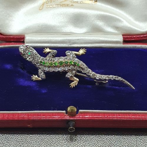 DIAMOND SALAMANDER BROOCH WITH EMERALD RUBY 18CT GOLD VICTORIAN ARDENT LOVE TOKEN ORIGINAL BOX - ADDITIONAL PHOTO 2