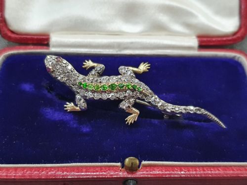 DIAMOND SALAMANDER BROOCH WITH EMERALD RUBY 18CT GOLD VICTORIAN ARDENT LOVE TOKEN ORIGINAL BOX - ADDITIONAL PHOTO 12