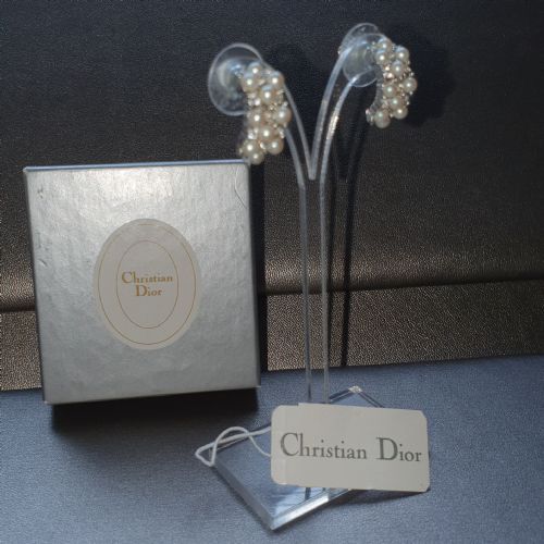 VINTAGE CHRISTIAN DIOR EARRINGS PIERCED PEARL CRYSTAL DEMI HOOP - ADDITIONAL PHOTO 9