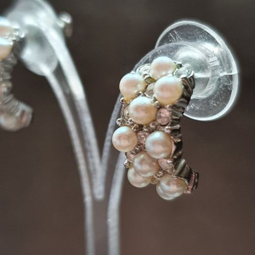 VINTAGE CHRISTIAN DIOR EARRINGS PIERCED PEARL CRYSTAL DEMI HOOP - ADDITIONAL PHOTO 6
